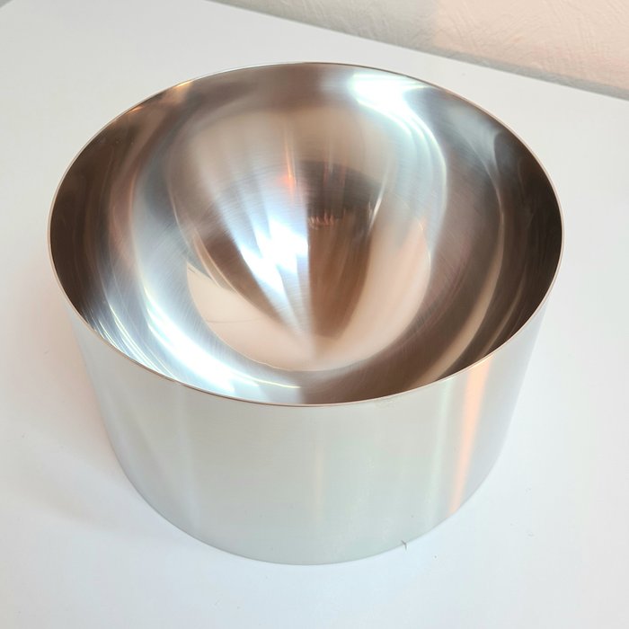 Stelton - Arne Jacobsen - Skål - Cylinda Line - Salad Bowl - Børstet rustfrit stål