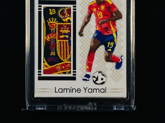 2023 Custom Card - Lamine Yamal - Rookie Card - Limited Edition /50 - Double Signed by The Artist - Logo Spain - 1 Card - Næsten så god som ny (NM)