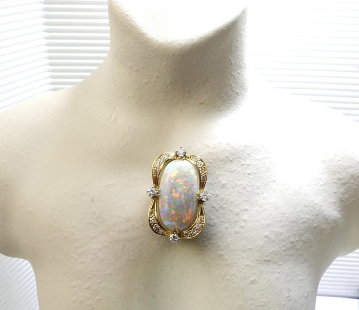 Vedhæng - 18 kraat Gulguld -  10.40ct. tw. Opal - Diamant