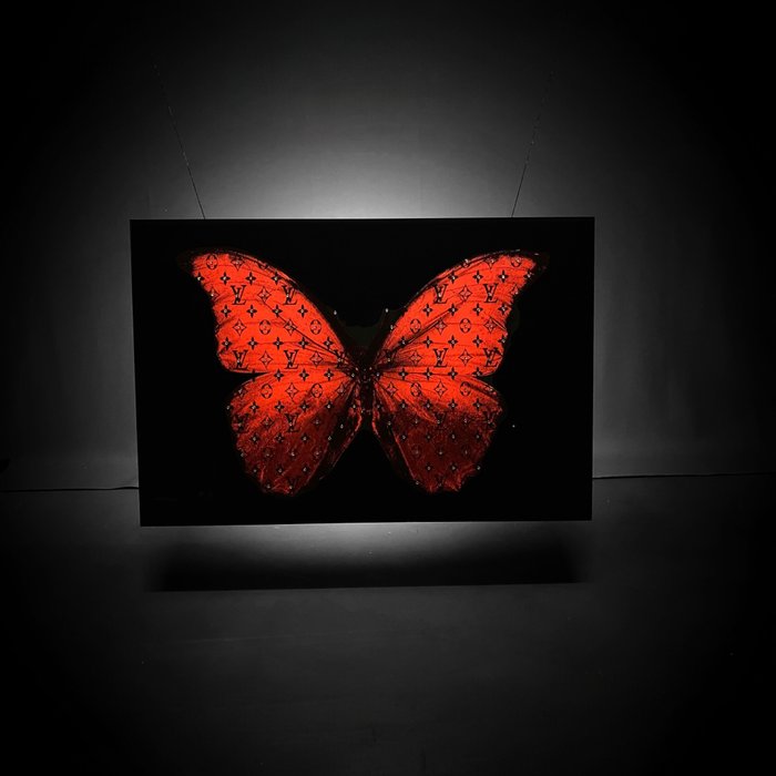 Mike Blackarts - Luxurious Red Butterfly with diamonds