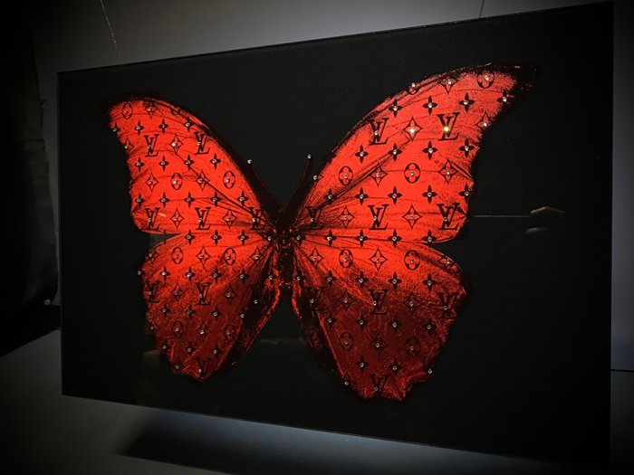 Mike Blackarts - Luxurious Red Butterfly with diamonds