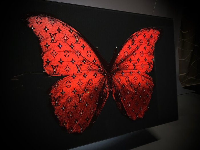 Mike Blackarts - Luxurious Red Butterfly with diamonds