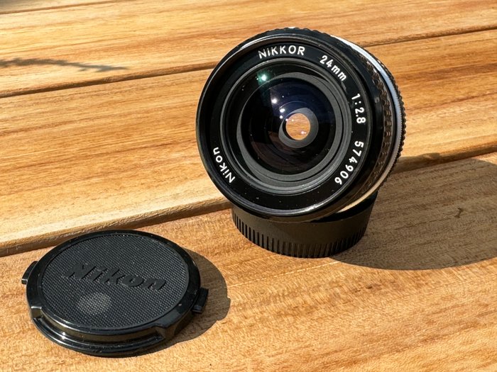 Nikon Nikkor 24mm 1:28 AI-S objectief incl voor en achterdop Kameralinse