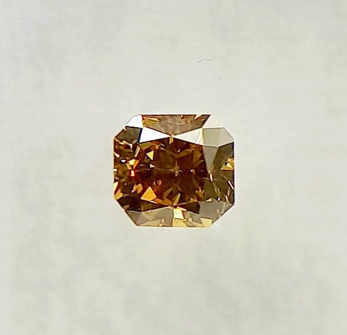 Ingen mindstepris - 1 pcs Diamant  (Naturfarvet)  - 038 ct - Radiant - Fancy intense Gullig Brun - SI1 - International Gemological Institute (IGI)