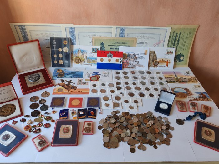 Verden. Collection/Coins/Sets/Stocks/Etc. More Than 500 pieces  (Ingen mindstepris)