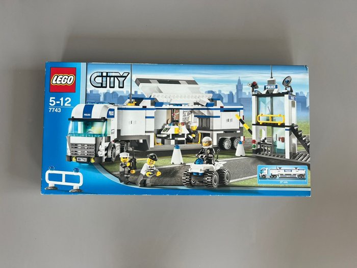 Lego - 7743 Police Command Centre 2008