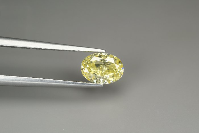 1 pcs Diamant  (Farvebehandlet)  - 1.01 ct - Fancy Gul - SI2 - Gemological Institute of America (GIA) - Ubestemt