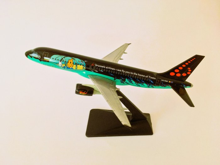 Moulinsart - Tintin Airbus A320 - Brussels Airlines  - Tintin Rackham Scale 1:200 Reklame figur - Metalplade/plast - 2016