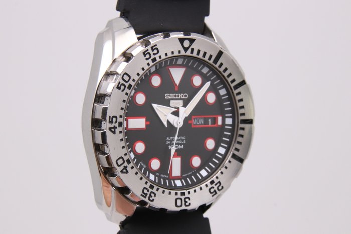 Seiko - Seiko 5 - Ingen mindstepris - SRP601J1 | 4R36-03T0 - Mænd - 2011-nu