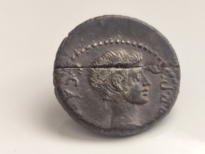 Romerska republiken Octavianus Denarius Q Salvidienus Salvius Rufus 40 BC