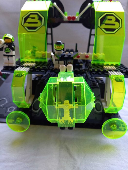 Lego - Space - LEGO SPACE 6988 - Blacktron II - Alpha Centauri Outpost - 1990-2000