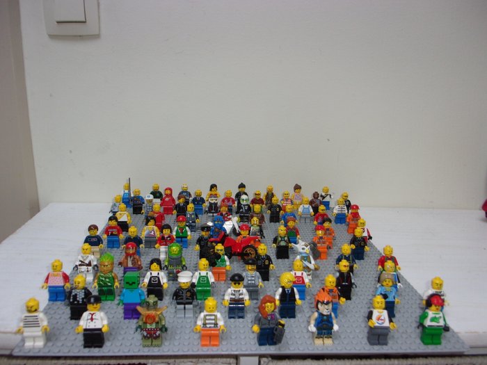 Lego - Minifigurer - 80 Lego minifigures + 2 Lego moto's