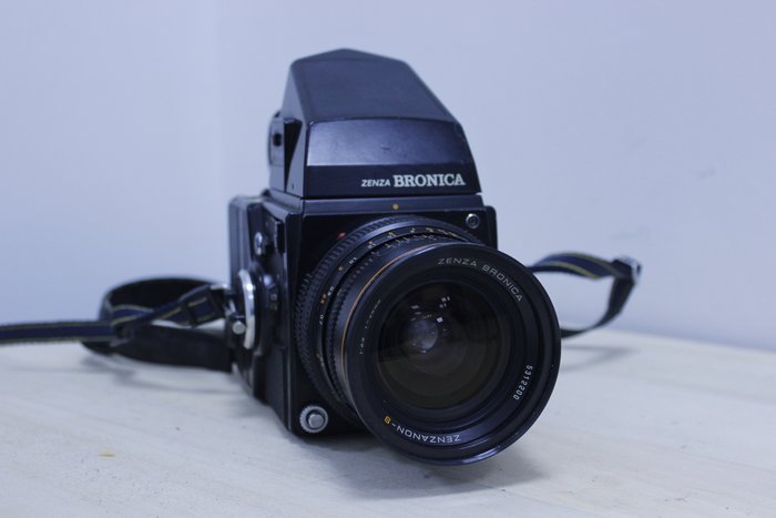 Bronica SQ-A  + 50mm f/3.5 Zenzanon + visore Analogt kamera