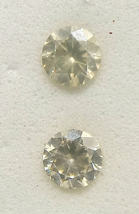 Ingen mindstepris - 2 pcs Diamant  (Naturfarvet)  - 0.92 ct - Rund - Fancy light Grå - SI1, SI2 - Gemewizard Gemological Laboratory (GWLab)