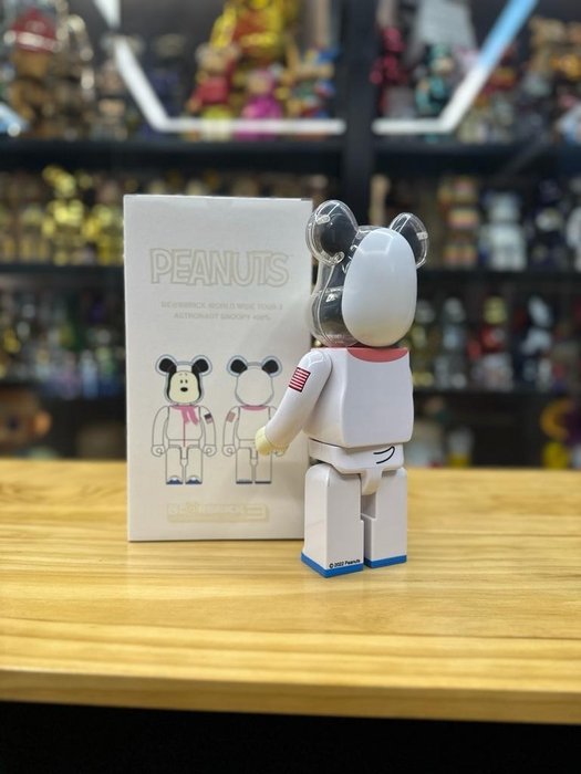 Medicom Toy Be@rbrick - 400% Bearbrick Set- Astronaut Snoopy (BWWT 3)