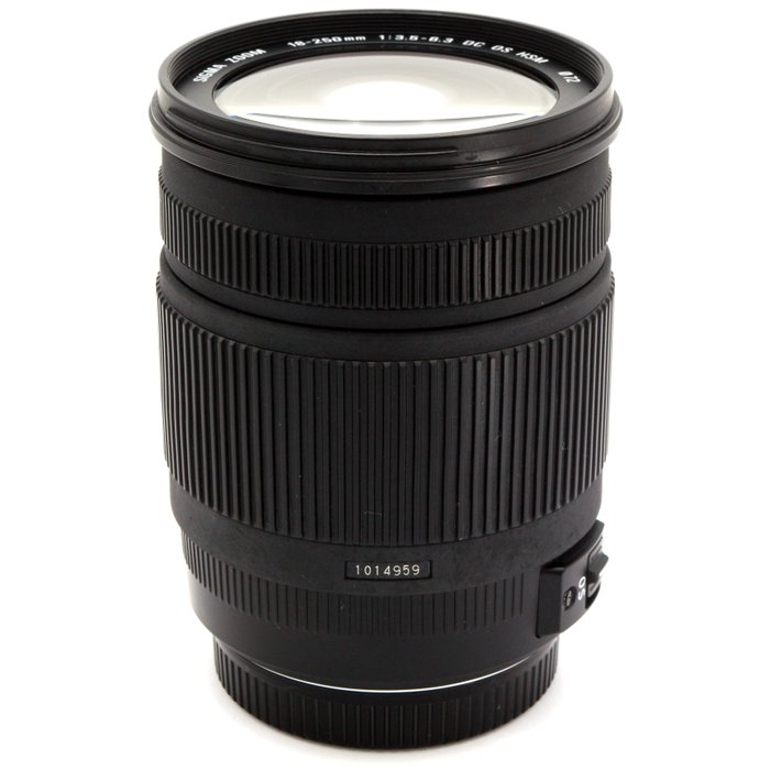 Sigma AF 18-250mm f/3.5-6.3 DC HSM Optical Stabilizer voor Canon EOS Zoomobjektiv