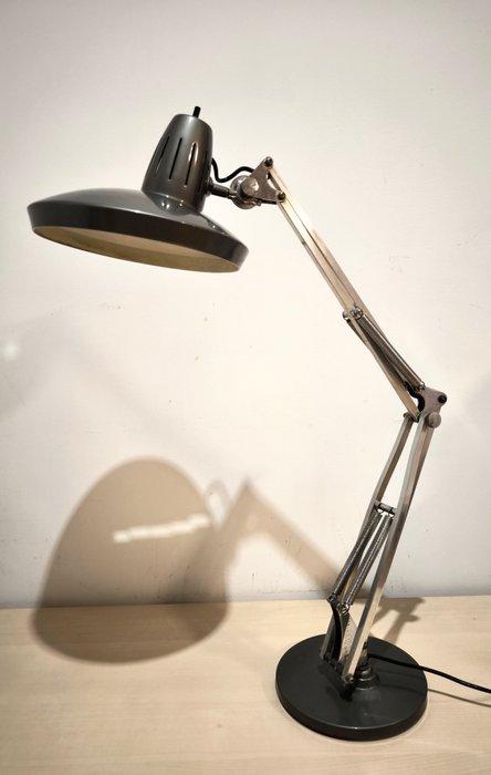 Fase - Bordlampe - Fyrtårn - Aluminium Stål