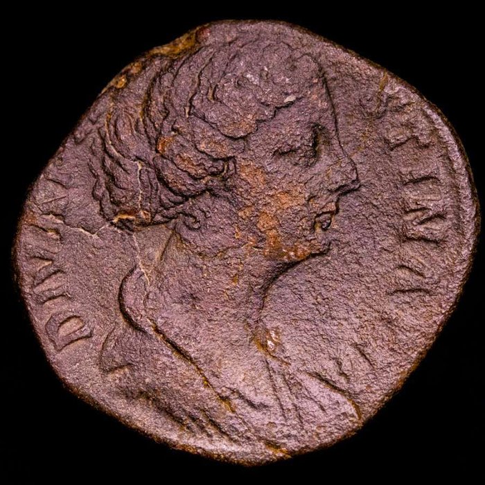 Romarriket. Diva Faustina Junior (died 175/6 A.D.).. Sestertius Minted in Rome, 176-180 A.D. - AETERNITAS / S - C Aeternitas, veiled, standing left  (Ingen mindstepris)