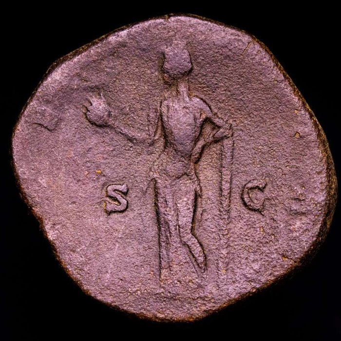 Romarriket. Diva Faustina Junior (died 175/6 A.D.).. Sestertius Minted in Rome, 176-180 A.D. - AETERNITAS / S - C Aeternitas, veiled, standing left  (Ingen mindstepris)