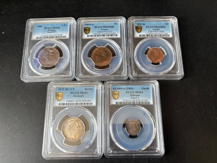 Danmark, Etiopien, Frankrig. Lot de 5 monnaies sous coque PCGS  (Ingen mindstepris)