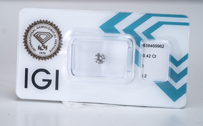 Ingen mindstepris - 1 pcs Diamant  (Natur)  - 0.42 ct - Rund - I - I2 - International Gemological Institute (IGI) - Meget lysegrå