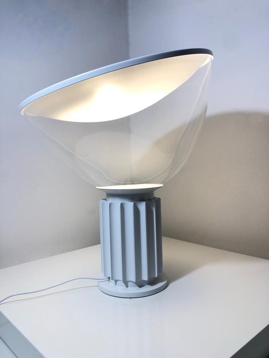 Flos - Achille and Pier Giacomo Castiglioni - Bordlampe - Hold kæft Small - Metal, glas