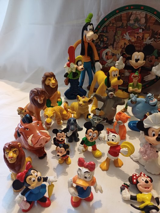 Disney  - Legetøjsfigur Disney figuren 50x waaronder 1 blikken doos. - Europa