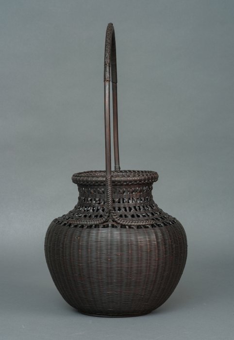 Ikebana blomsterkurv 花籠 (hanakago) - Bambus - Nitten artist Suemura Shôbun 末村笙文 (1917-2000) - Japan - Shōwa-periode (1926-1989)