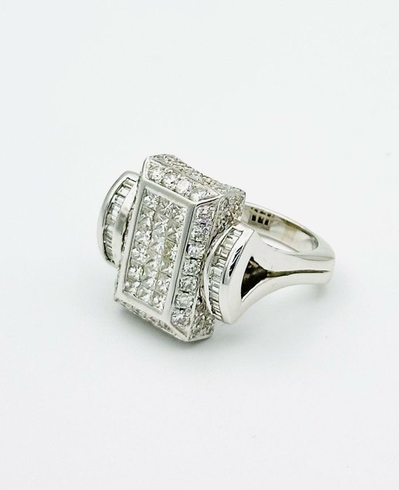 Ring - 18 kraat Hvidguld -  4.82ct. tw. Diamant (Natur) - Diamant