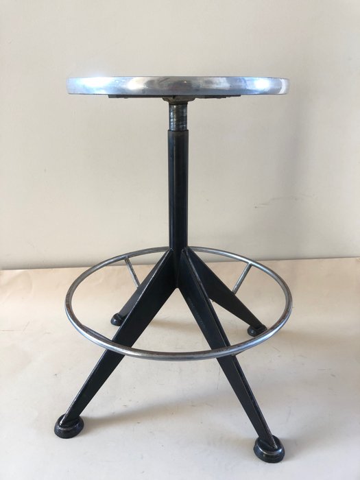 Velca - Industrial Stool - Taburet - Smedejern