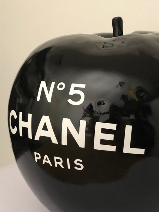 GF Exclusives - Chanel Apple XL