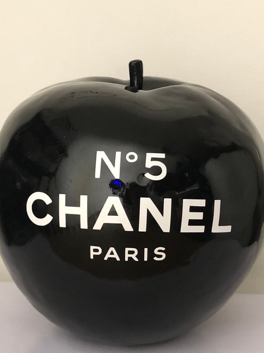 GF Exclusives - Chanel Apple XL