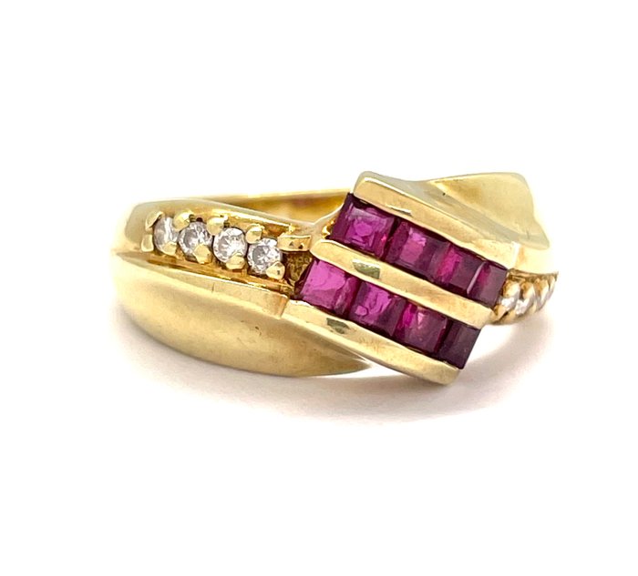 Ingen mindstepris - Ring - 14 karat Gulguld - 0,50 ct Ruby - Diamanter