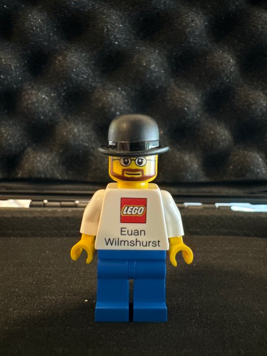 Lego - Minifigurer - EUAN WILMSHURST - LEGO BUSINESS CARD MINIFIGURE - RARE - NO - 2010-2020