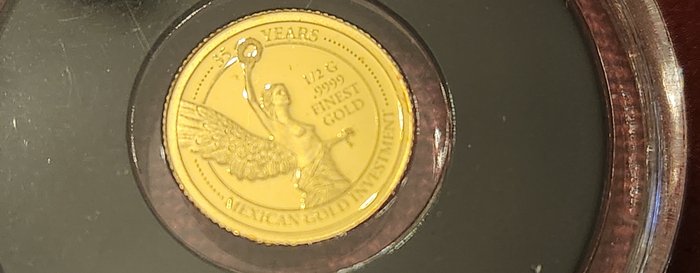 Cook-øerne. 5 Dollars 2016 1/2 gram .9999 Pure Gold. Elizabeth II.  (Ingen mindstepris)