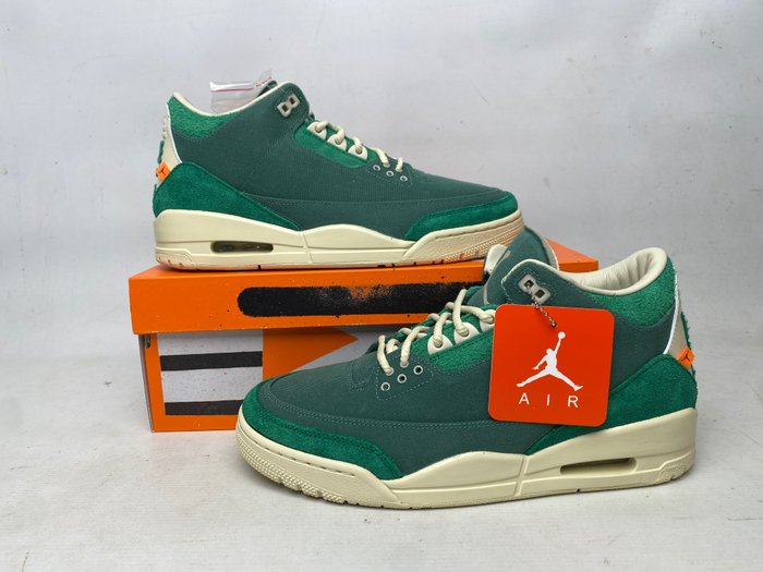 Air Jordan - Air Jordan 3 - Sneakers - Størelse: EU 44 - Nyt med labels