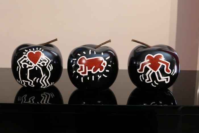 Rich'ART - Lot de 3 pommes en hommage à Keith Haring - L Size - 12,5 cm de diamètre - Peintes à l'acrylique