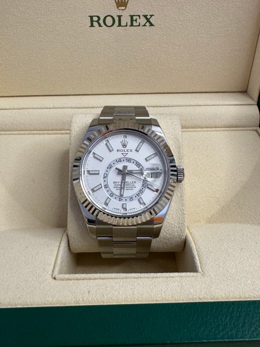 Rolex - Sky-Dweller - 326934 - Unisex - 2020+