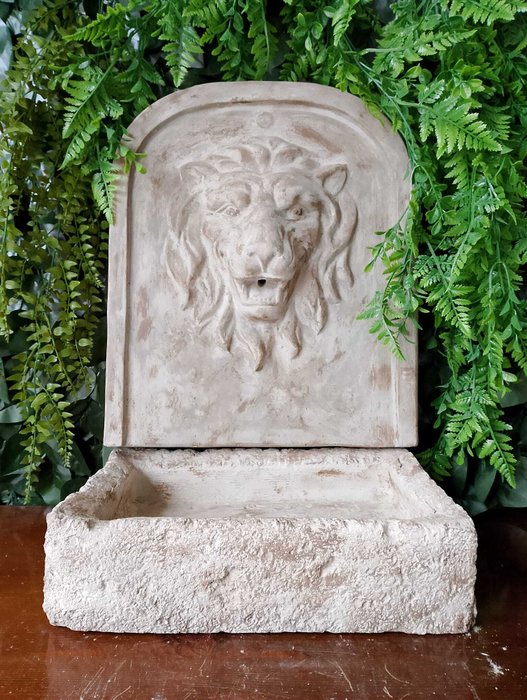 Skulptur, Fontana "leone" con lavabo - 44 cm - Sten