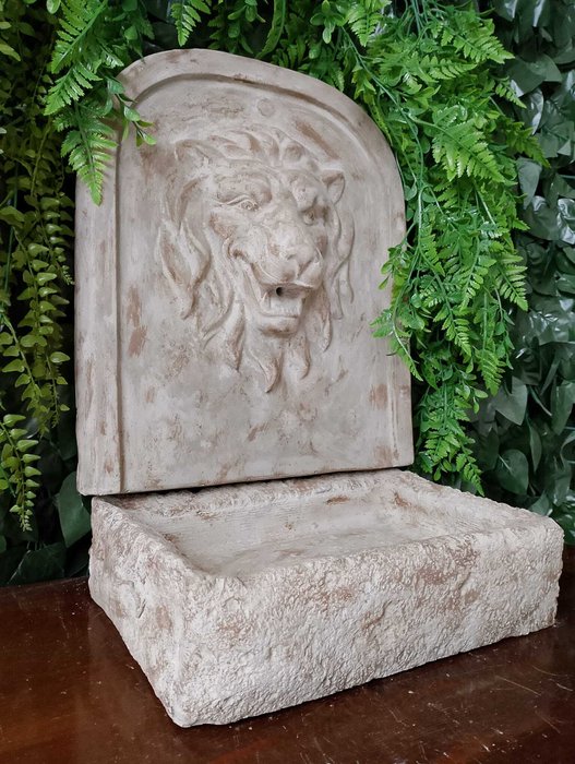 Skulptur, Fontana "leone" con lavabo - 44 cm - Sten