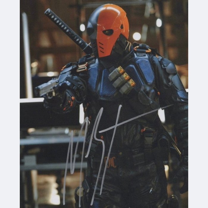 Justice League - Signed by Manu Bennett (Deathstroke)