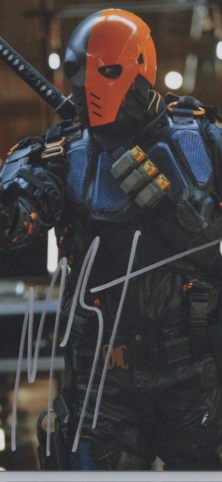 Justice League - Signed by Manu Bennett (Deathstroke)