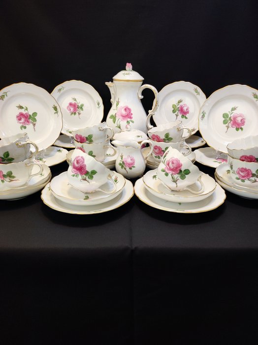 Meissen - J. J. Kaendler - Kaffesæt til 10 (33) - 10x Gedeck und Kaffeekern Rote Rose/Meissener Rose mit Goldrand Neuer Ausschnitt - Porcelæn