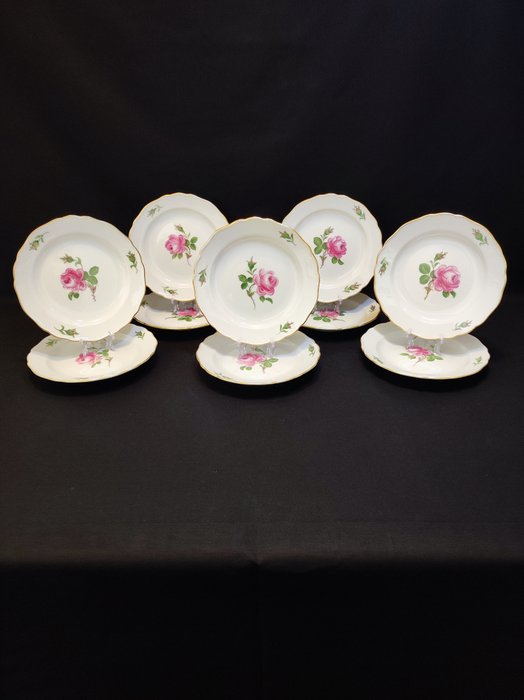 Meissen - J. J. Kaendler - Kaffesæt til 10 (33) - 10x Gedeck und Kaffeekern Rote Rose/Meissener Rose mit Goldrand Neuer Ausschnitt - Porcelæn