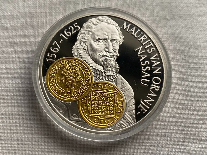 Hollandske Antiller. 10 Gulden 2001 Handelsmunt 'Maurits van Oranje-Nassau' zilver met gouden inlay  (Ingen mindstepris)