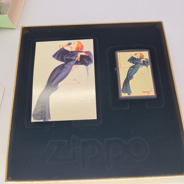 Zippo - George Petty Girl - Lighter - Messing