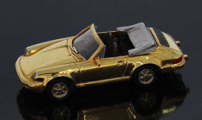 Miniature bil - 585 (14 kt) guld - Porsch 911 Carrera - Tyskland - 21 århundrede