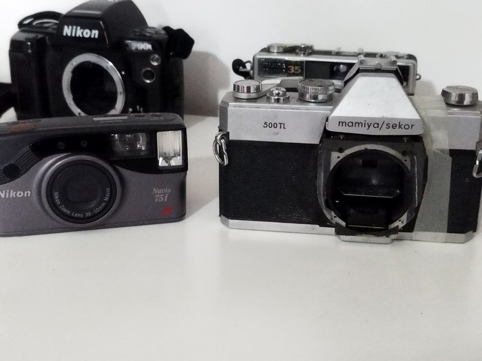 Ilford, Mamiya, Minolta, Nikon, Rollei Lotto di 7 macchiine fotografiche non testate o da riparare Analogt kamera