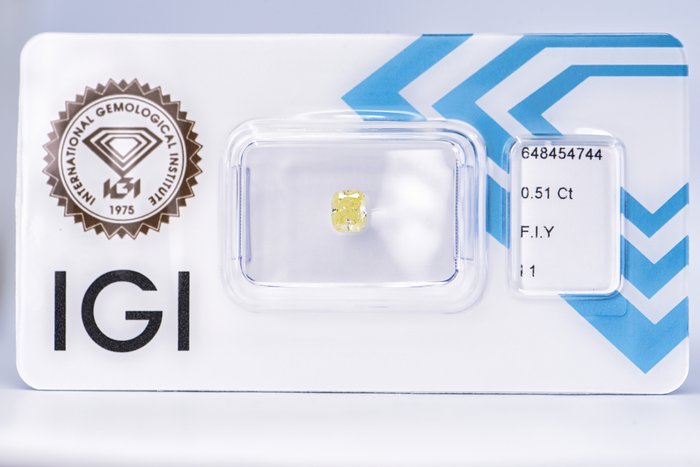 Ingen mindstepris - 1 pcs Diamant  (Naturfarvet)  - 0.51 ct - Pude - Fancy intense Gul - I1 - International Gemological Institute (IGI)