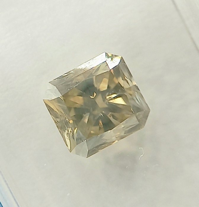 Ingen mindstepris - 1 pcs Diamant  (Naturfarvet)  - 1.58 ct - Radiant - Fancy light Grålig Gul - SI2 - International Gemological Institute (IGI)